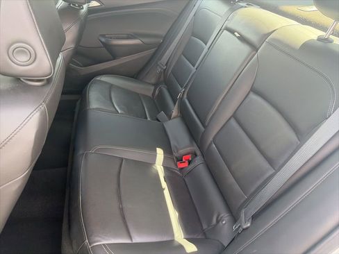 Used 2018 Chevrolet Cruze Premier FWD image 13