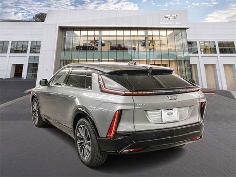 New 2026 Cadillac Lyriq Sport image 4