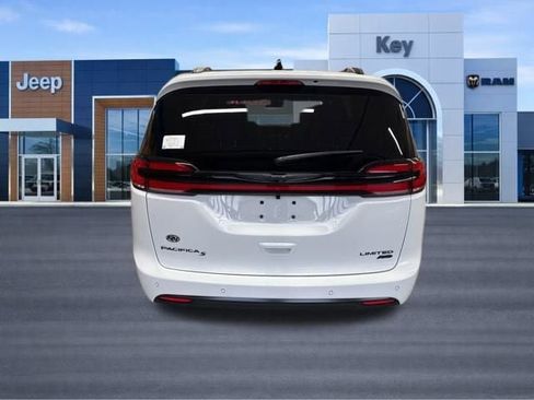 New 2026 Chrysler Pacifica Limited w/ S Appearance Package image 5