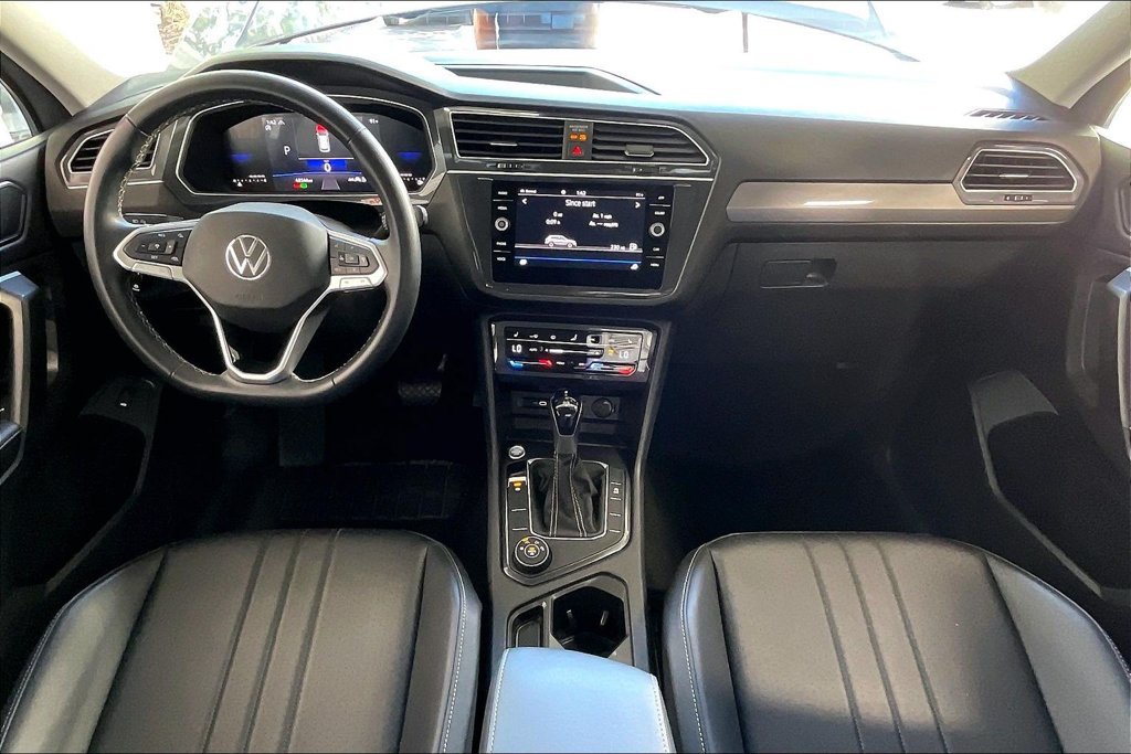 Used 2024 Volkswagen Tiguan SE AWD/4WD image 6