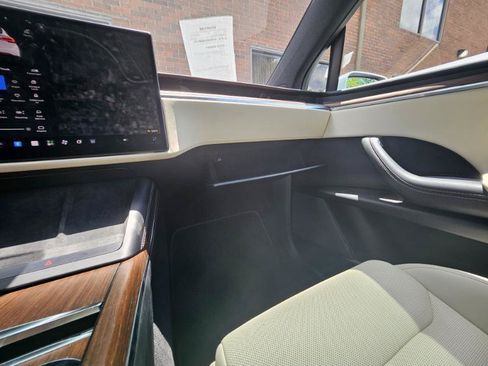 Used 2023 Tesla Model X AWD/4WD image 57