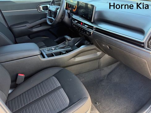 New 2026 Kia Sorento LX FWD image 10