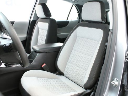 Used 2024 Chevrolet Equinox LS FWD image 23