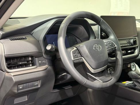 Certified 2026 Toyota Grand Highlander XLE image 17