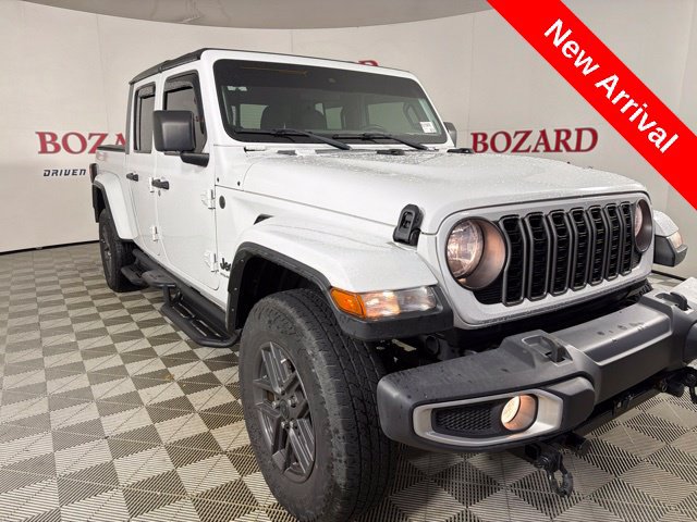 Used 2024 Jeep Gladiator Sport AWD/4WD image 1
