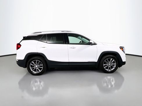 Used 2023 GMC Terrain SLT AWD/4WD image 3