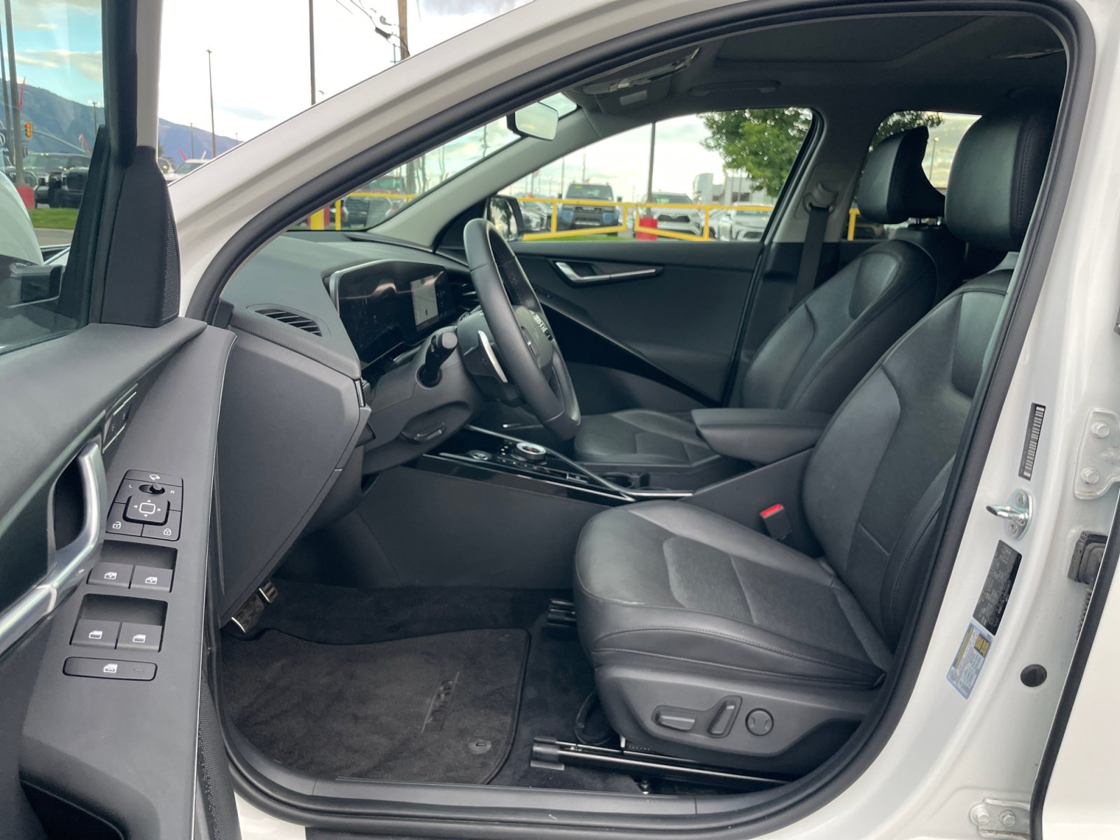 Used 2024 Kia Niro Wave w/ Wave Preserve Package FWD image 21