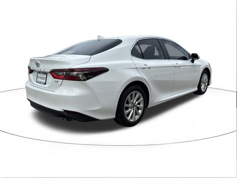 Used 2023 Toyota Camry LE FWD image 3
