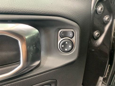 Used 2025 Jeep Gladiator Sport image 29