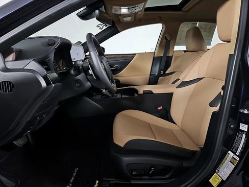 Used 2025 Lexus ES 300h w/ Premium Package image 14