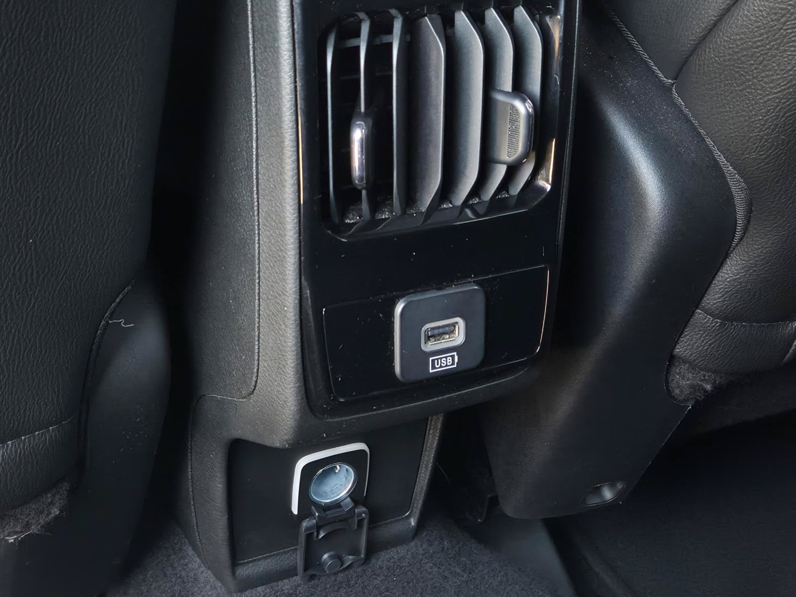 Used 2025 Jeep Compass Latitude AWD/4WD image 30