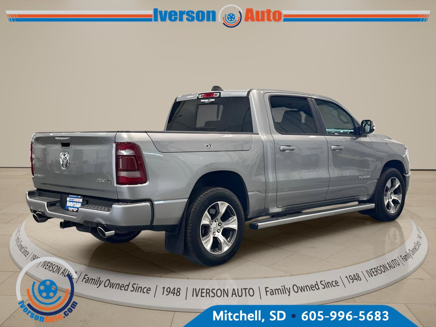 Used 2024 RAM 1500 Laramie AWD/4WD image 9