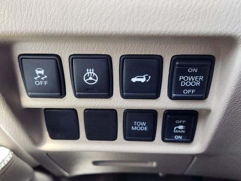 Used 2014 Nissan Pathfinder Platinum w/ Platinum Premium Package image 21