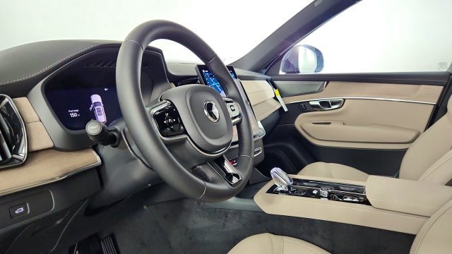 Used 2027 Volvo XC90 B6 Plus AWD/4WD image 12