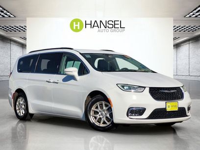 Used 2022 Chrysler Pacifica Touring-L