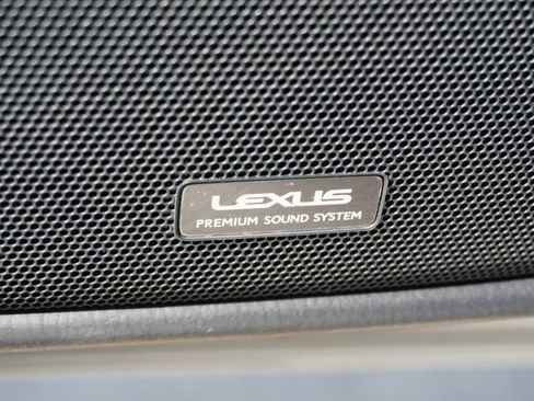 Used 2017 Lexus LS 460 w/ Comfort Package image 24