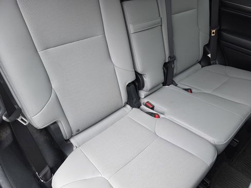 Used 2023 Lexus GX 460 image 19