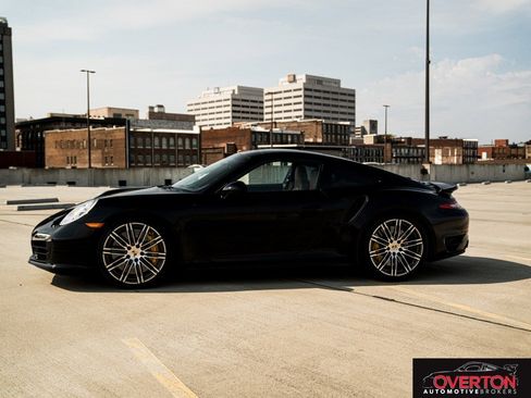 Used 2014 Porsche 911 Turbo S image 34