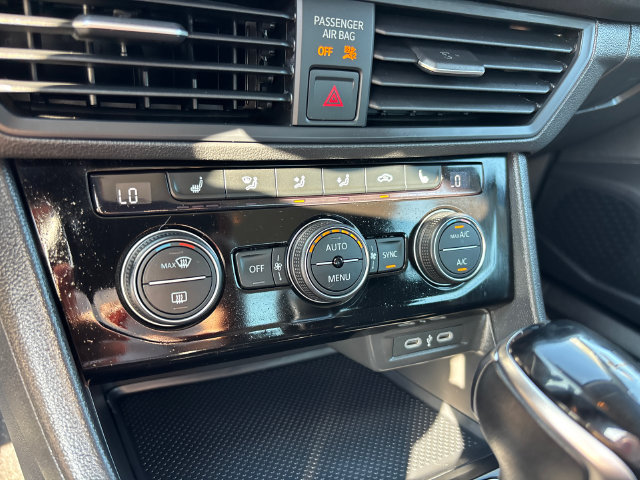 Used 2024 Volkswagen Jetta SE FWD image 22