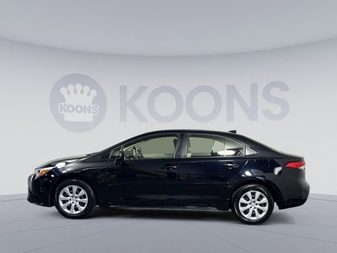 Used 2024 Toyota Corolla LE image 2