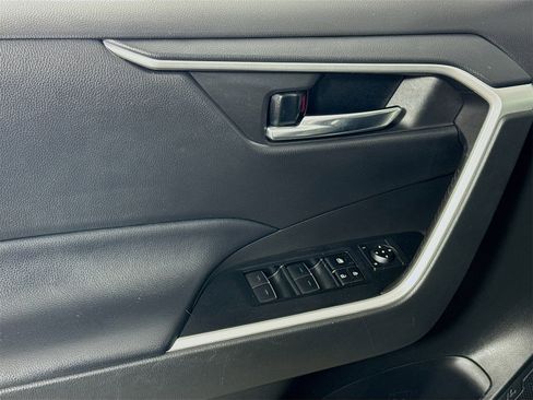 Certified 2022 Toyota RAV4 XLE image 15