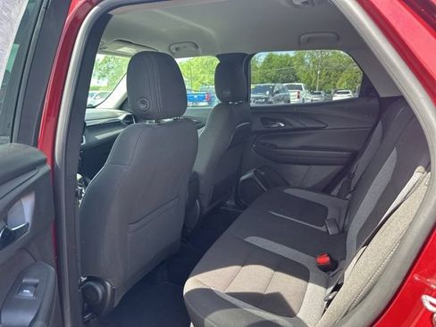 Used 2025 Chevrolet TrailBlazer LT AWD/4WD image 12