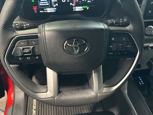 Used 2025 Toyota Sequoia Platinum AWD/4WD image 40