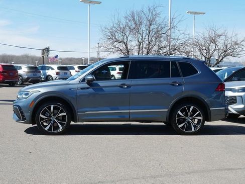 Certified 2023 Volkswagen Tiguan SEL R-Line image 4