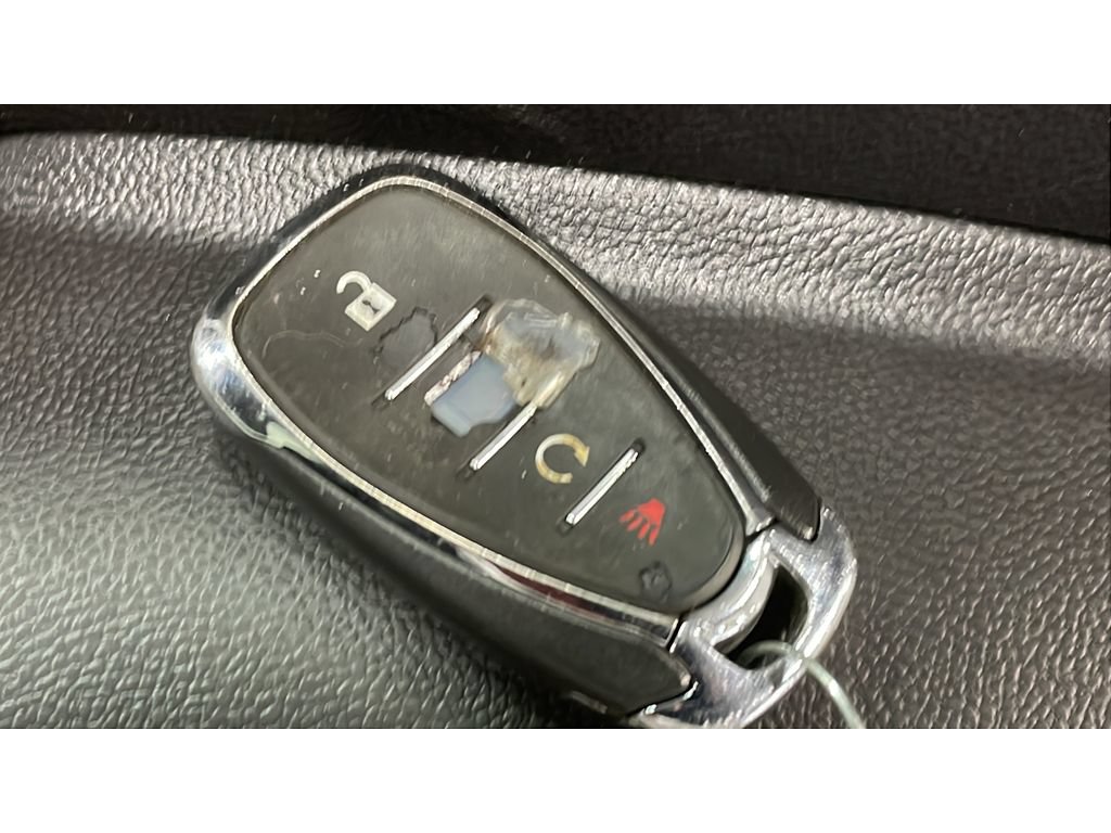 Used 2020 Chevrolet Trax LT w/ LT Convenience Package AWD/4WD image 19
