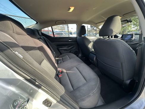 Used 2022 Nissan Altima 2.5 SV FWD image 30