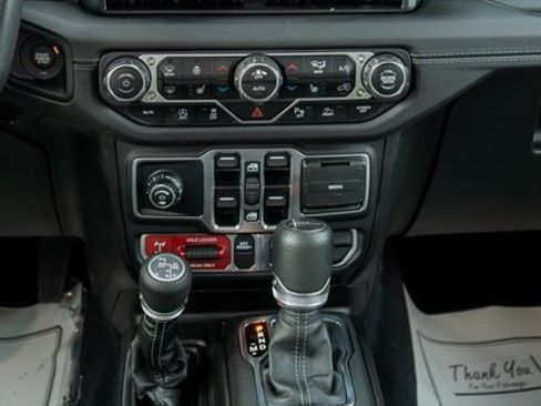 Used 2025 Jeep Gladiator Mojave image 14