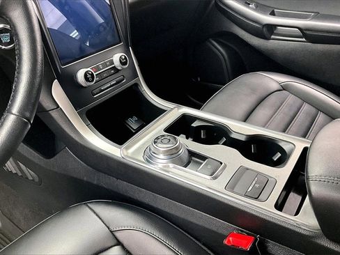 Used 2022 Ford Edge SEL w/ Convenience Package image 15