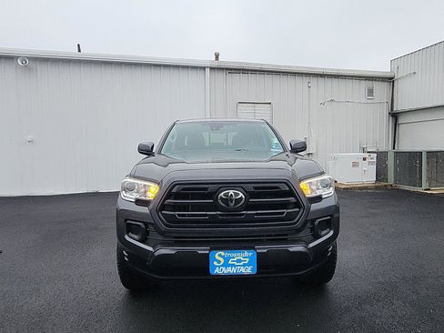 Used 2019 Toyota Tacoma SR image 8