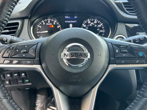 Used 2019 Nissan Rogue SL w/ Premium Package image 30