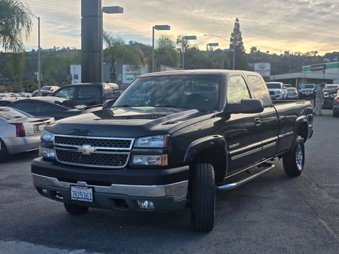 Used 2005 Chevrolet Silverado 2500 LS image 5
