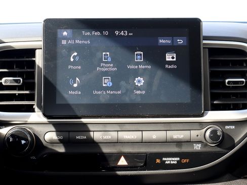 Used 2025 Hyundai Venue SEL image 22