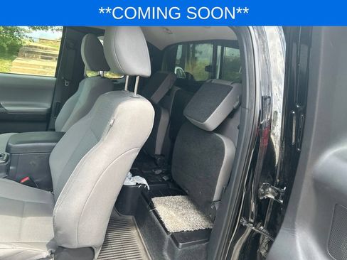 Used 2017 Toyota Tacoma SR5 w/ Tow Package AWD/4WD image 10