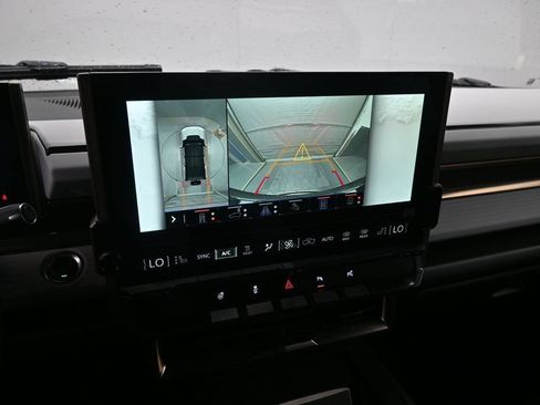 Used 2025 GMC Hummer EV 3X AWD/4WD image 16