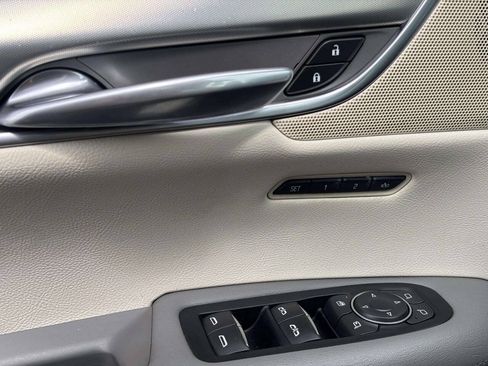 Used 2018 Cadillac XT5 Luxury w/ Driver Awareness Package FWD image 30