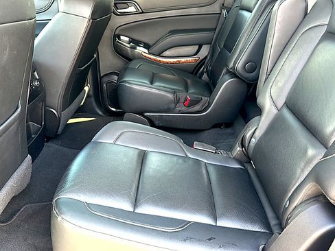 Used 2020 Chevrolet Tahoe Premier RWD image 18