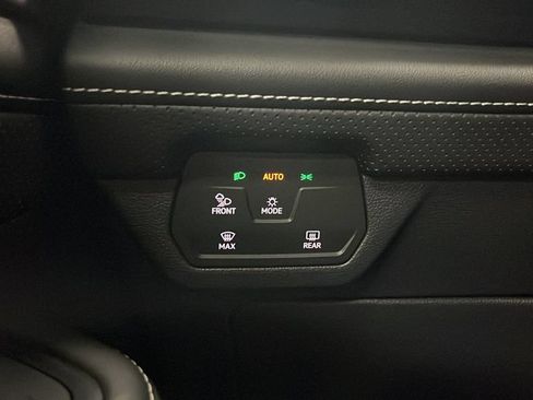 Used 2024 Volkswagen Atlas Cross Sport SE w/ Panoramic Sunroof Package AWD/4WD image 32