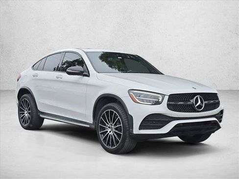 Used 2020 Mercedes-Benz GLC 300 4MATIC Coupe image 3
