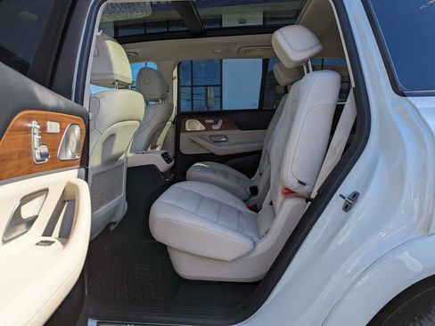 Used 2022 Mercedes-Benz GLS 450 4MATIC image 47