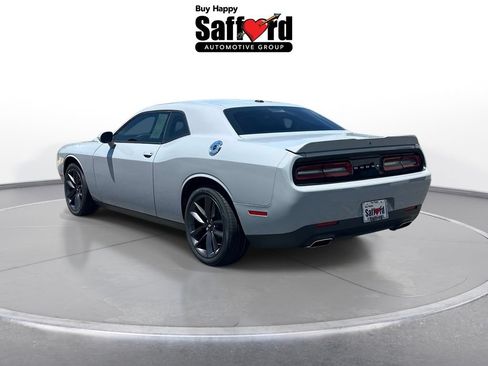 Used 2021 Dodge Challenger SXT RWD image 6