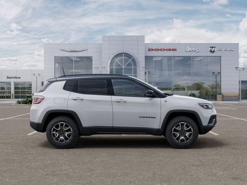 New 2026 Jeep Compass Trailhawk w/ Sun, Sound & Navigation Group image 21