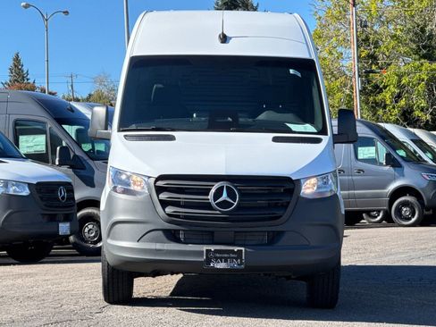 New 2025 Mercedes-Benz Sprinter 2500 image 9