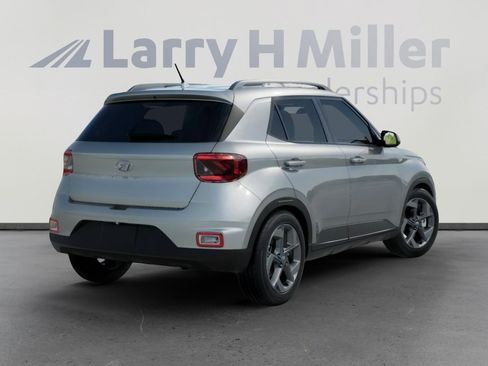 New 2026 Hyundai Venue SEL FWD image 4