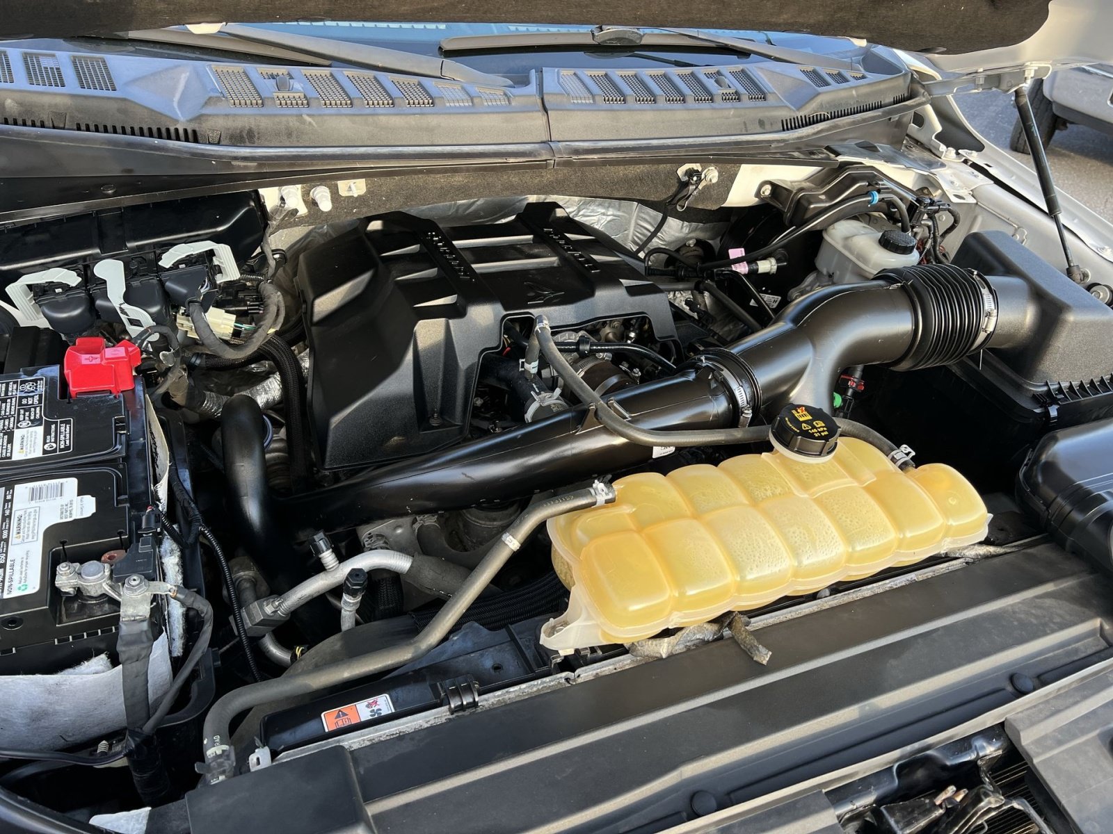 Used 2018 Ford F150 Lariat w/ Equipment Group 502A Luxury AWD/4WD image 26