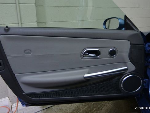Used 2005 Chrysler Crossfire Limited image 7