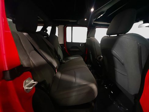 Used 2025 Jeep Wrangler Sahara w/ Safety Group image 19